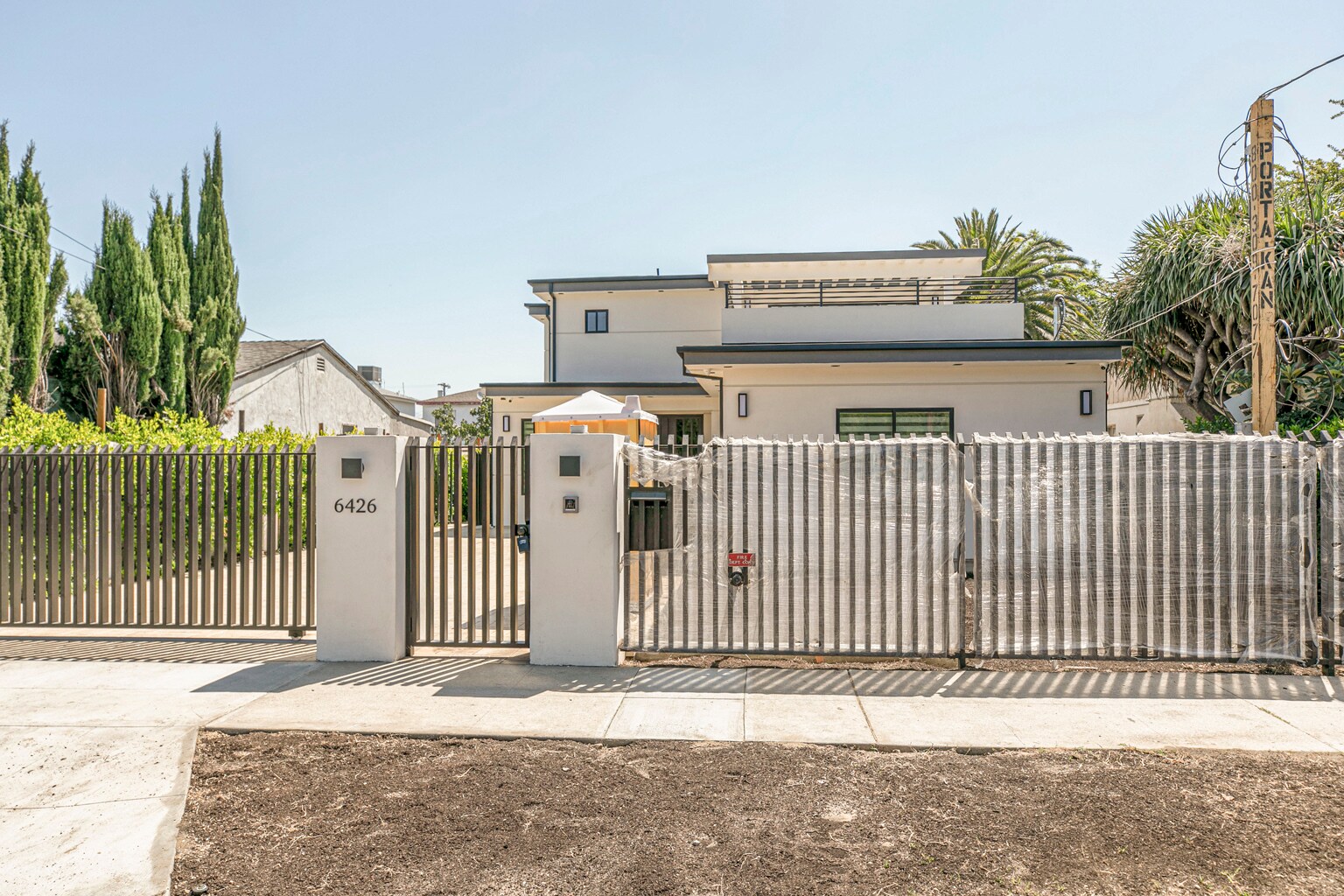 Building Photo - 6426 Varna Ave