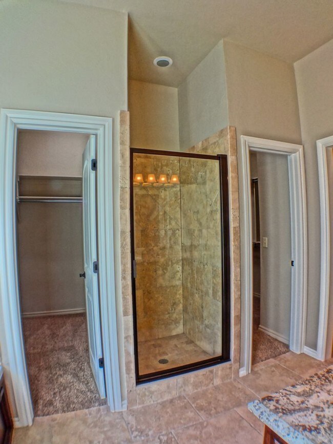 Building Photo - 724 Abilene Way