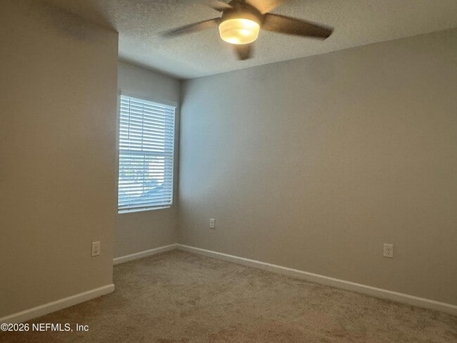 Building Photo - 3992 Vlg Vw Ln