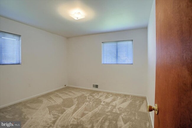 Building Photo - 107 Birch Ct
