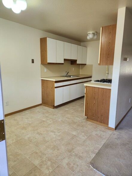 Spacious kitchen and dining rooms! s - Forest Village