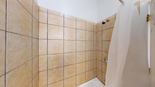 Building Photo - 1945 W Cermak Rd