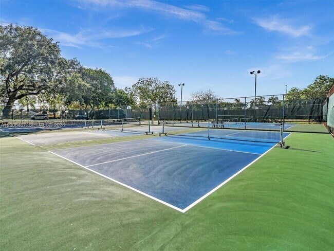 Building Photo - 9340 Lagoon Pl