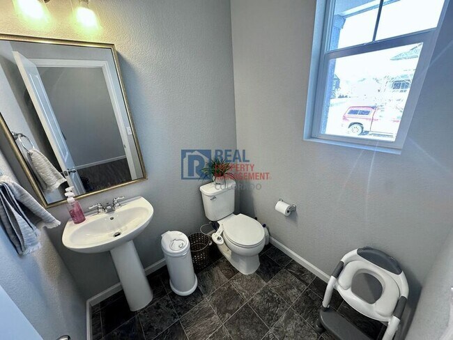 Building Photo - 27086 E Bayaud Ave