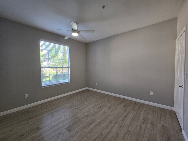 Building Photo - CANYON CREST CONDO