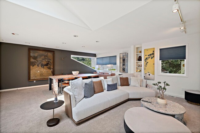 Building Photo - 4Bd/4.5Ba Medina House