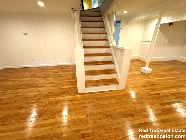 Building Photo - 46 Cerdan Ave