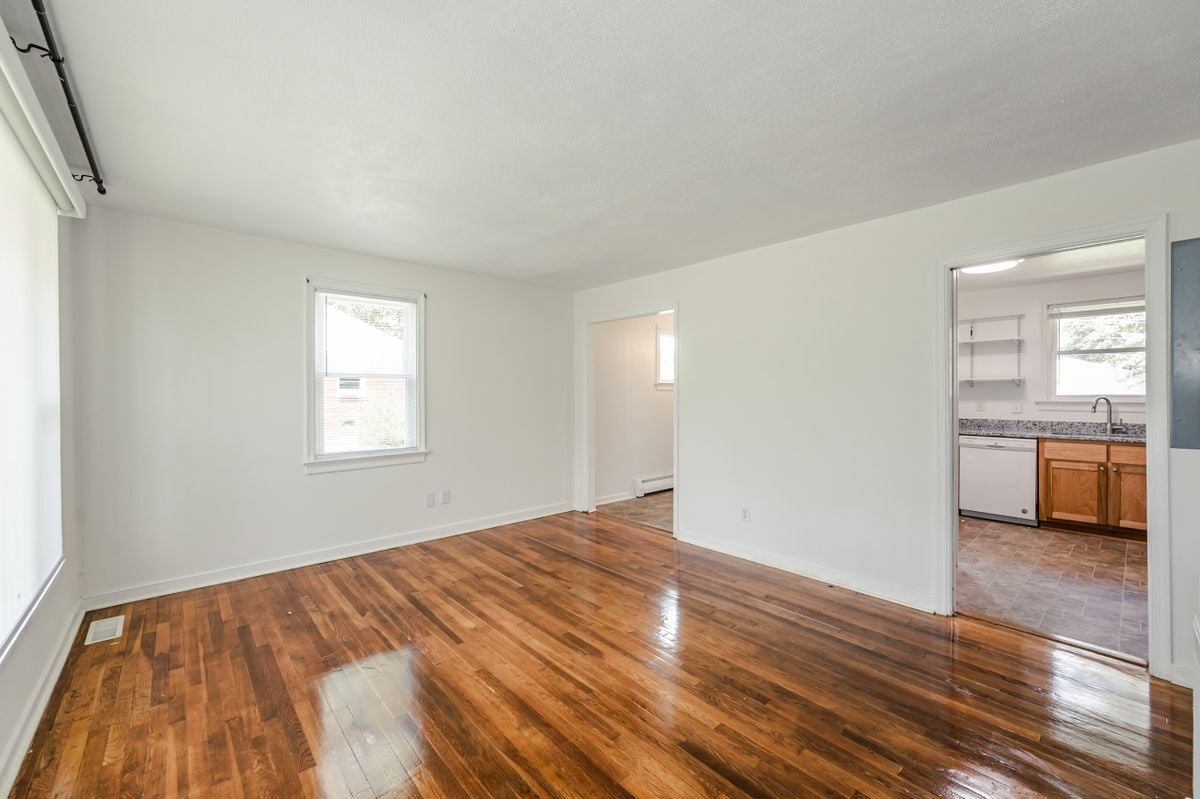 Building Photo - 9507 Stockbridge Dr