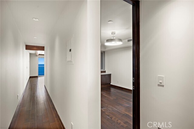 Building Photo - 609 Sleepy Hollow Ln