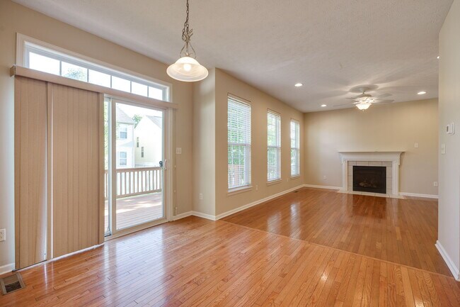 Building Photo - 3594 Armada Dr