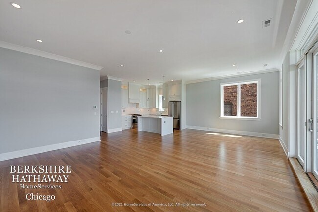 Building Photo - 1235 N Greenview Ave