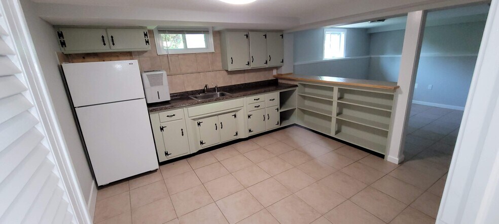 Building Photo - 2520 Madison Ave