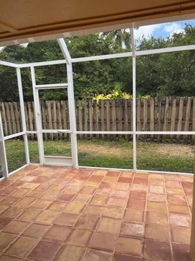 Building Photo - 1311 Seagrape Cir