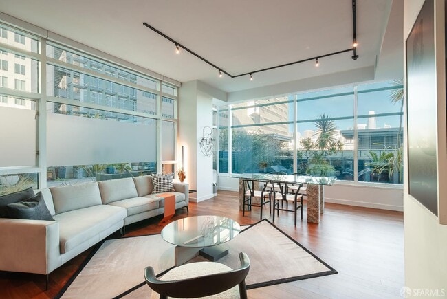 Building Photo - 1160 Mission St