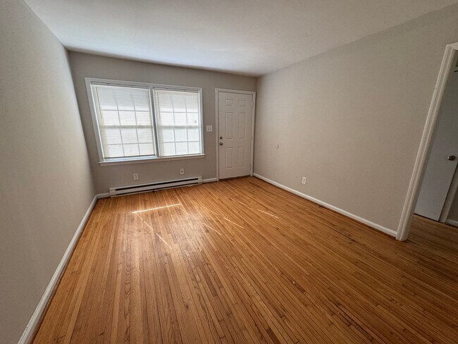 Building Photo - 3432 Washburn Ave