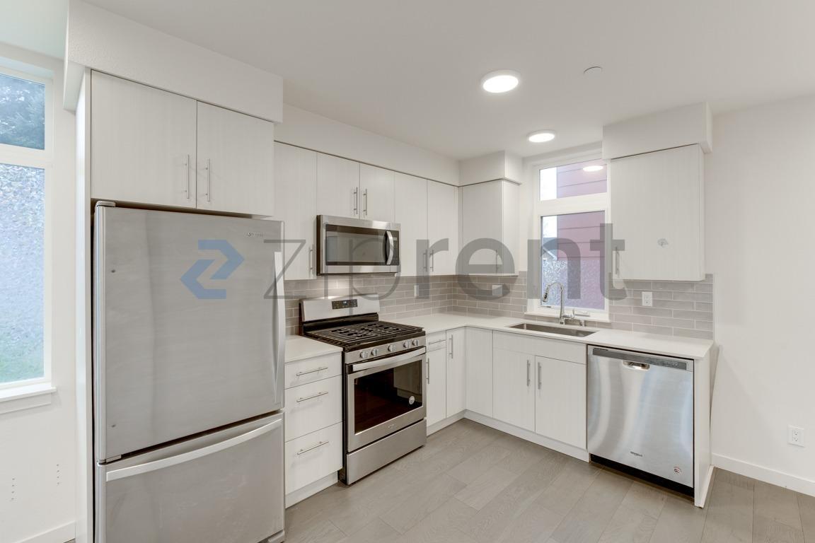 Building Photo - 6736 15th Ave NW