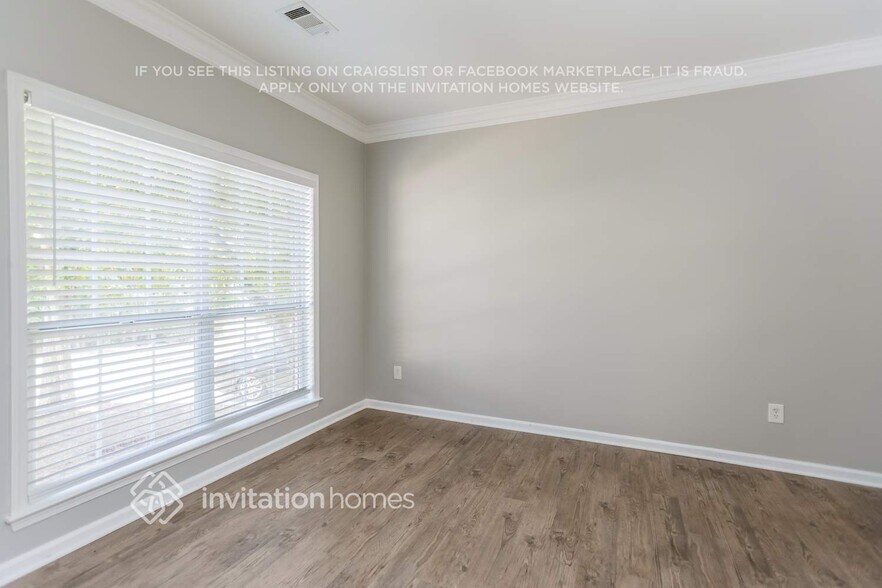 Building Photo - 2231 Creekway Dr