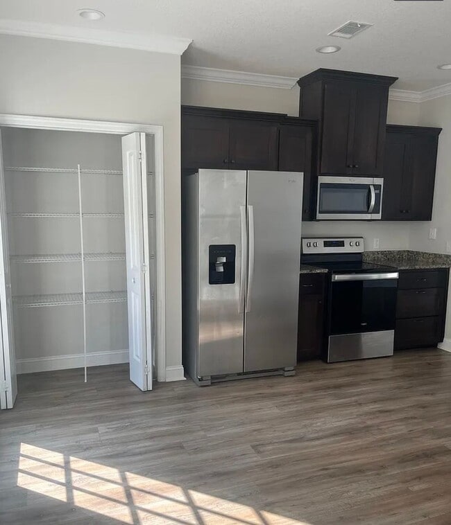 Building Photo - Charming home located in Hinesville
