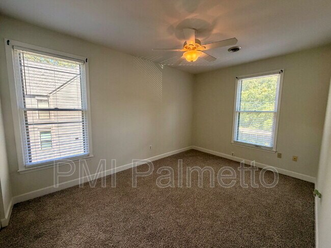 Building Photo - 3923 W Buchanan Dr