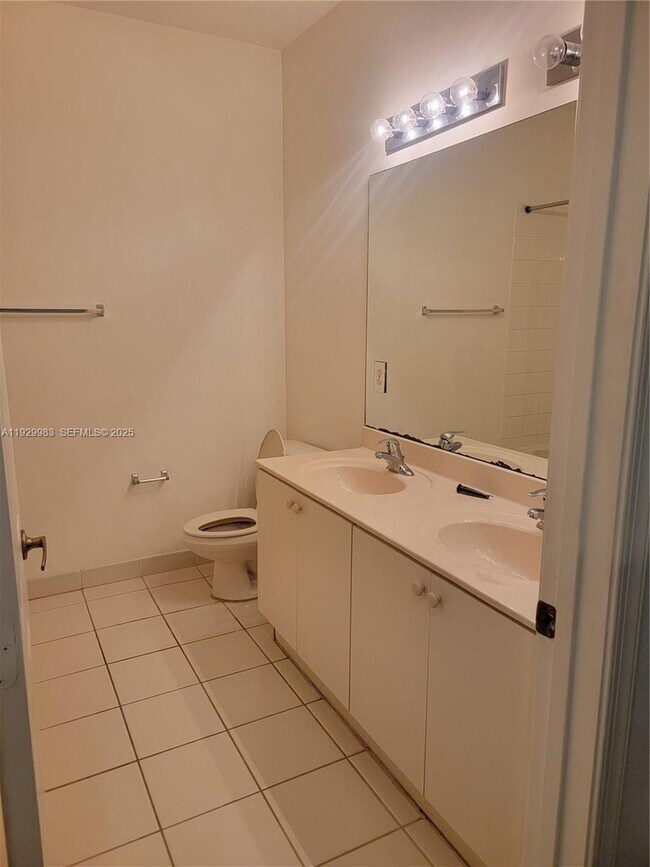 Building Photo - 2513 Stockbridge Square SW