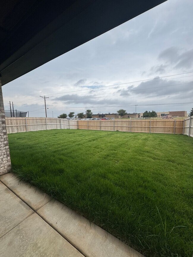 Building Photo - Located in Beacon Pointe!!! New developmen...