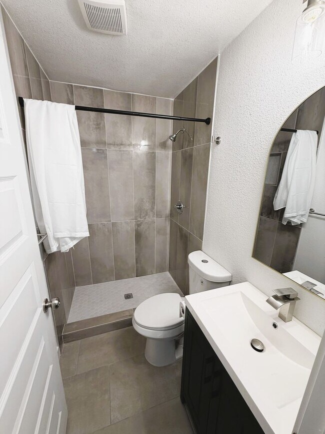 Building Photo - 7808 E Heatherbrae Ave