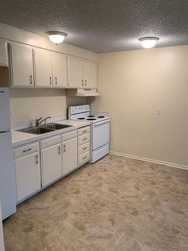 Building Photo - Cozy 1BD/1BA Apartment Near Downtown