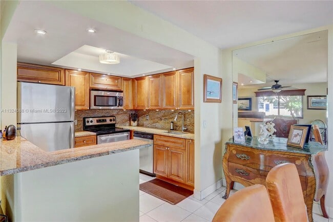 Building Photo - 694 Brittany Park