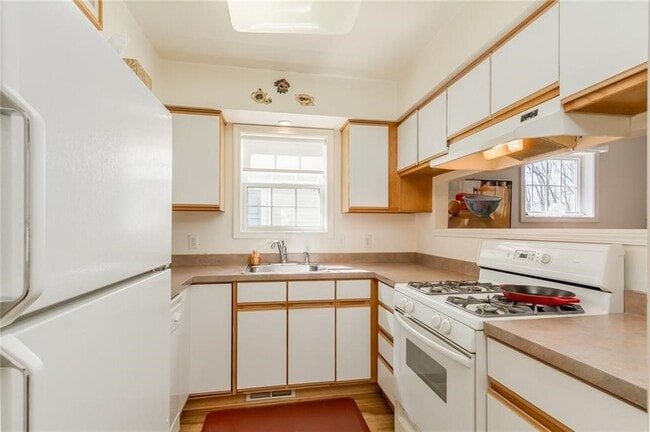 Building Photo - 123 Schilling Ln
