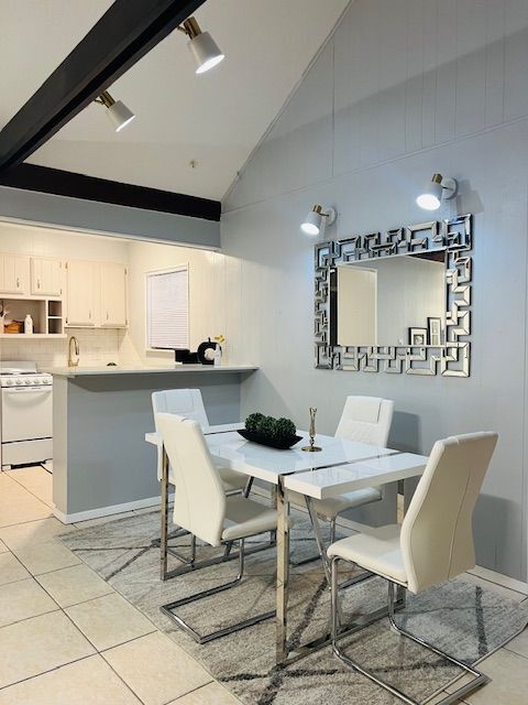 Building Photo - 228 Country Club Rd