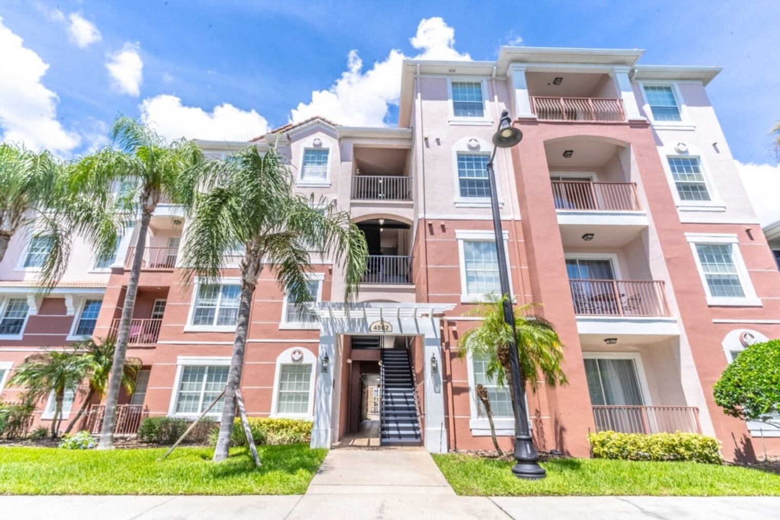 Building Photo - 4862 Cayview Ave