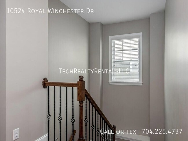 Building Photo - 10524 Royal Winchester Dr