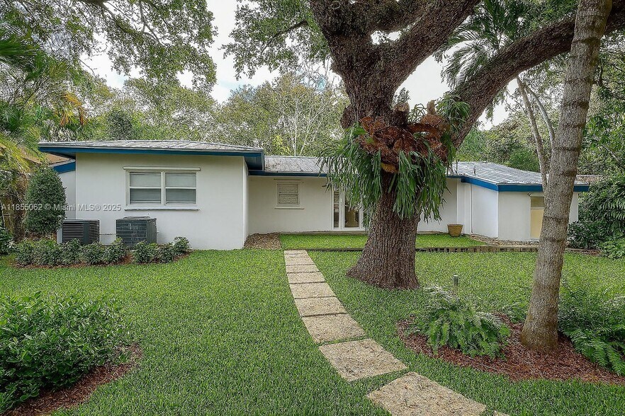 Primary Photo - 3850 Crawford Ave