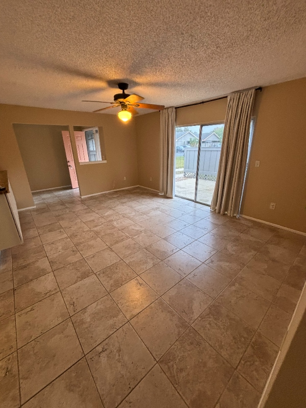 Building Photo - 3999 NW Cinnamon Tree Cir