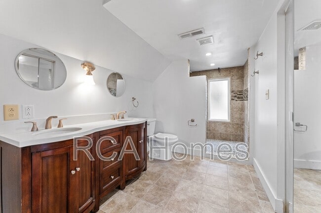 Building Photo - 1006 Lexington Ave