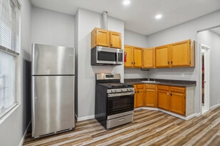 Building Photo - 127 Randolph Ave