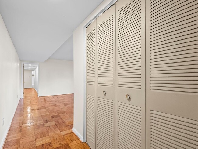 Building Photo - Commuter’s Dream! Large 2BR/2BA Condo Steps from Metro – All Utilities Included!