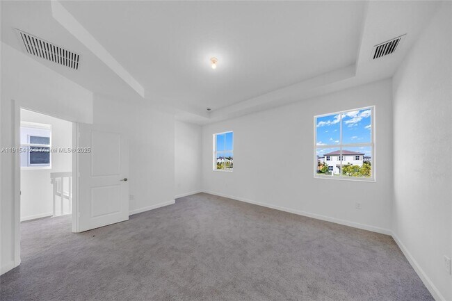 Building Photo - 2448 SE 27th Terrace