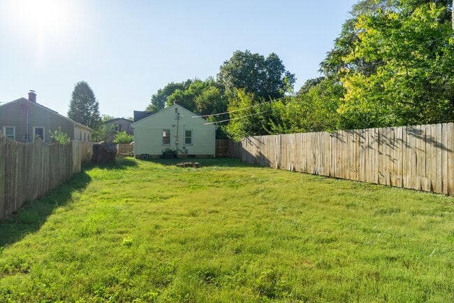 Building Photo - 5017 Indianola Ave