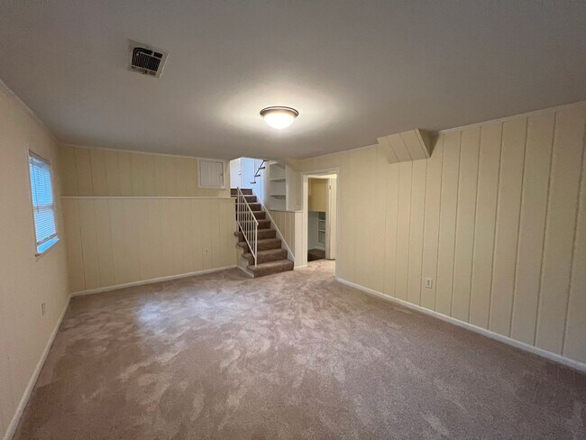 Building Photo - Single Family home in Alexandria- Minutes to Ft Belvior