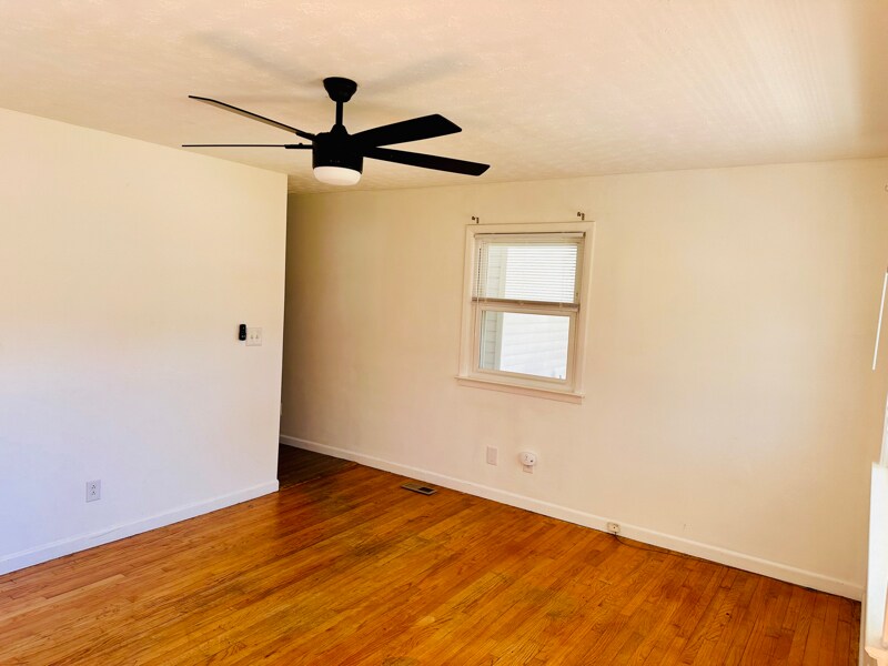 Building Photo - 7 Princeton Dr