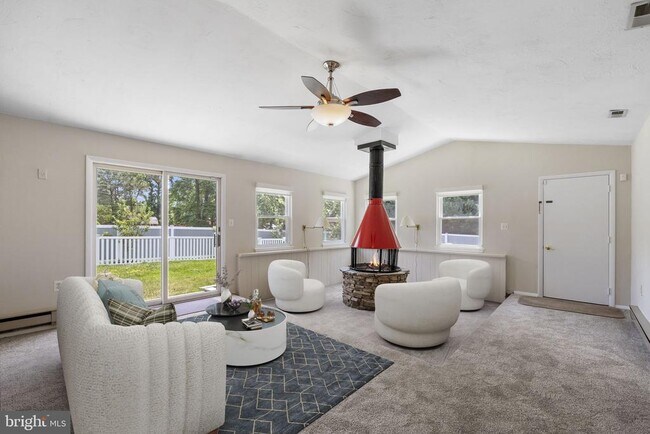 Building Photo - 8005 Woodholme Cir