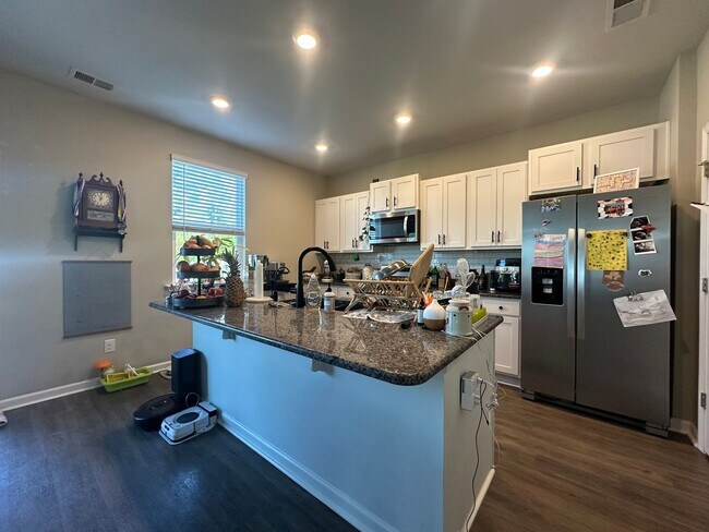 Building Photo - 307 Crayfish Ct