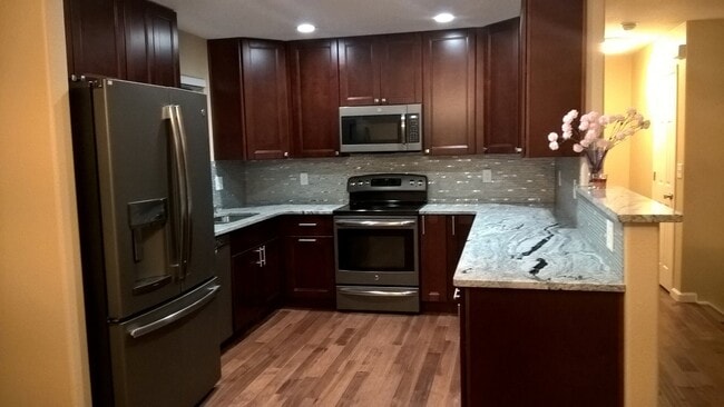 Building Photo - 803 Potter Dr