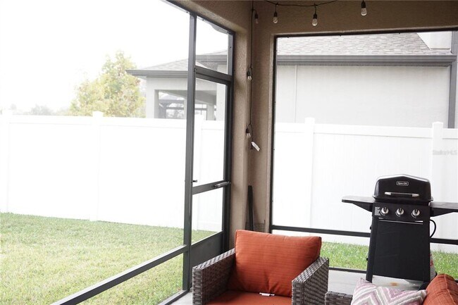 Building Photo - 5732 Newberry Pnes Ave