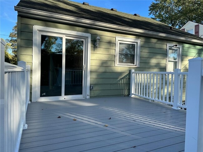 Building Photo - 139 Bonesteel St