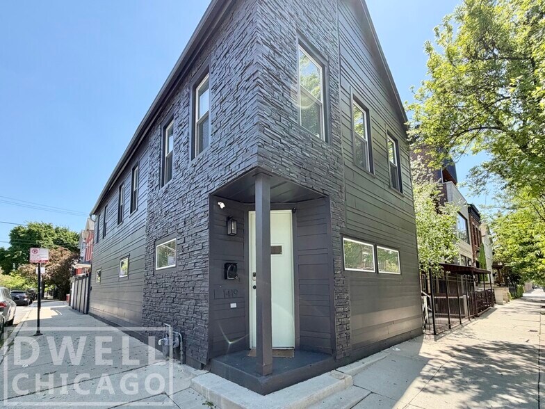 Building Photo - 1419 N Paulina St