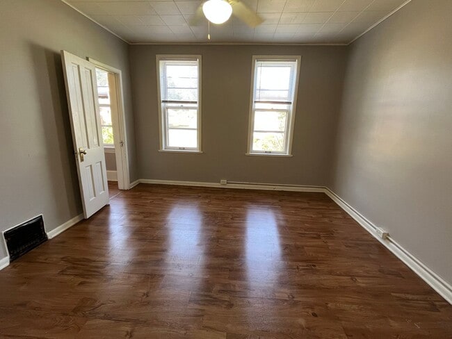 Building Photo - 2866 Wicklow St