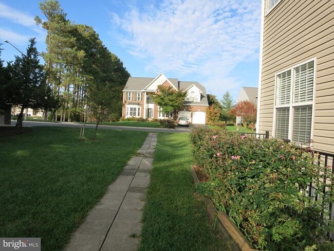 Building Photo - 8400 Hessian Hill Ct
