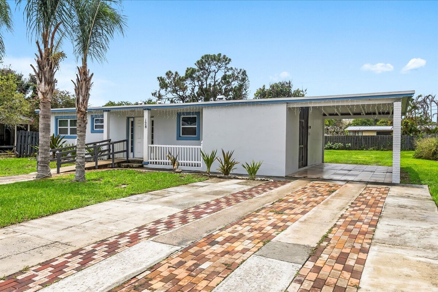 Building Photo - 128 SE Prima Vista Blvd
